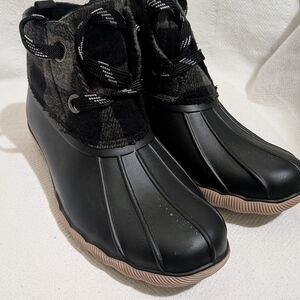 Maurices Black and Gray Winter Boots